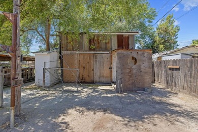This charming cornerlot property blends comfort, functionality - photo 39