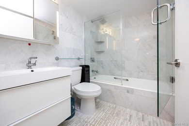 Experience luxury waterfront living in the heart of Battery Park - photo 16