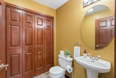 Waterfront 2-bed condo in Fort Atkinson with lake access, golf - photo 21
