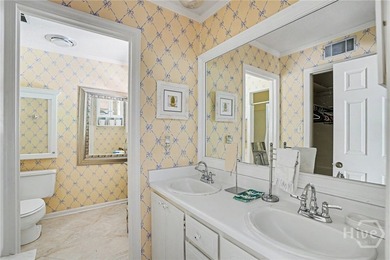 Lovely 3-bedroom, 2.5 bath home on very private lot with lagoon - photo 23