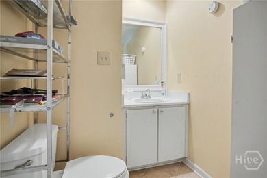 Lovely 3-bedroom, 2.5 bath home on very private lot with lagoon - photo 25