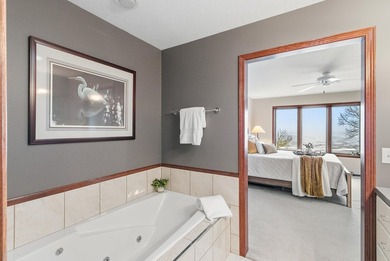 Waterfront 2-bed condo in Fort Atkinson with lake access, golf - photo 28