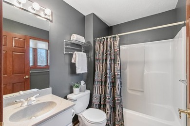 Waterfront 2-bed condo in Fort Atkinson with lake access, golf - photo 32