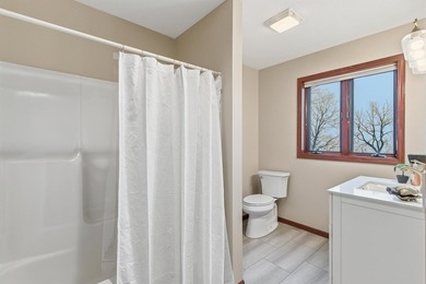 Waterfront 2-bed condo in Fort Atkinson with lake access, golf - photo 36