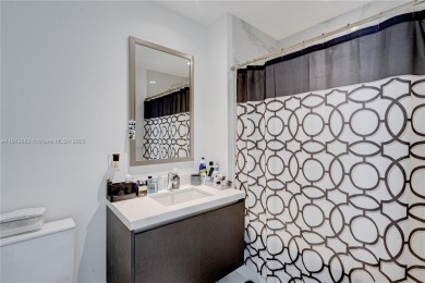 Priced to Sell! Beautiful 3/4 + Den in the renowned PARAMOUNT