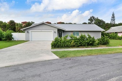 Welcome to this beautiful four-bedroom, two-bathroom single - photo 1