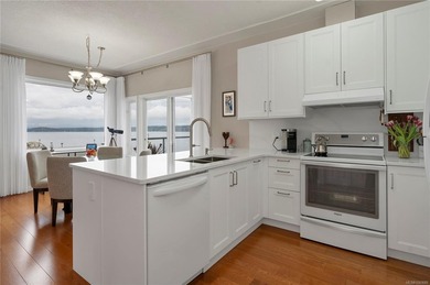 Ocean-view, top-floor corner suite with stunning kitchen and - photo 3