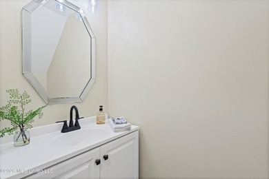LOCATED ON A SPACIOUS CORNER LOT IN THE PRESTIGIOUS SOUTHRIDGE - photo 13
