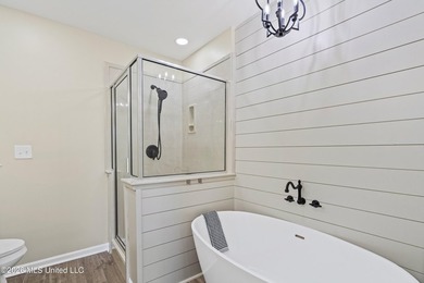 LOCATED ON A SPACIOUS CORNER LOT IN THE PRESTIGIOUS SOUTHRIDGE - photo 18