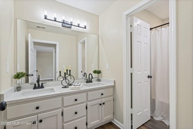 LOCATED ON A SPACIOUS CORNER LOT IN THE PRESTIGIOUS SOUTHRIDGE - photo 19