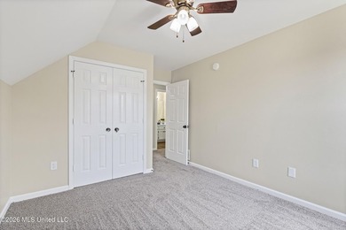 LOCATED ON A SPACIOUS CORNER LOT IN THE PRESTIGIOUS SOUTHRIDGE - photo 22
