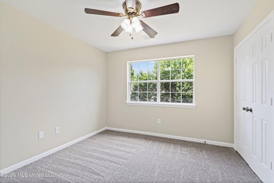 LOCATED ON A SPACIOUS CORNER LOT IN THE PRESTIGIOUS SOUTHRIDGE - photo 25