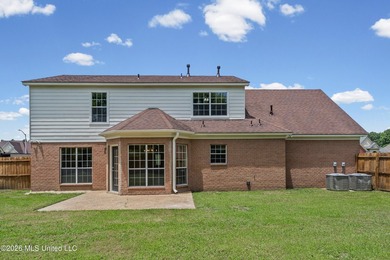 LOCATED ON A SPACIOUS CORNER LOT IN THE PRESTIGIOUS SOUTHRIDGE - photo 28