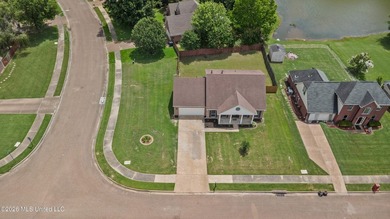 LOCATED ON A SPACIOUS CORNER LOT IN THE PRESTIGIOUS SOUTHRIDGE - photo 32