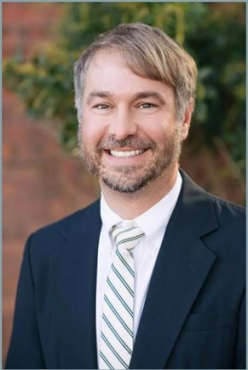 Chris Spencer with Realty Executives in NC advertising on LakeHouse.com