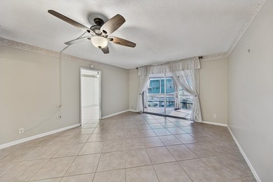 LOVELY EAST FACING UPDATED 2/2 second floor garden view unit in - photo 8