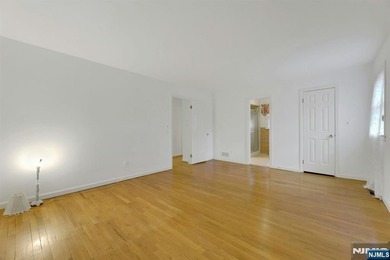 Welcome to this charming brick ranch, beautifully set on 1.58 - photo 32