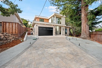 Striking newly constructed modern luxury residence situated on a - photo 2