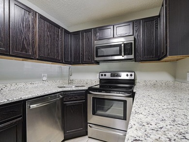 Welcome to Pine Ridge in Palm City! This beautifully maintained - photo 7
