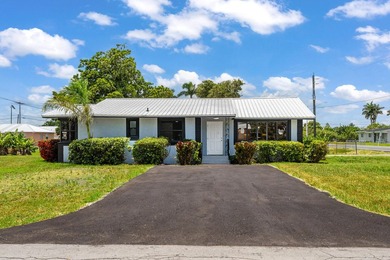 Discover this charming home featuring 3 bedrooms and 2 bathrooms - photo 1