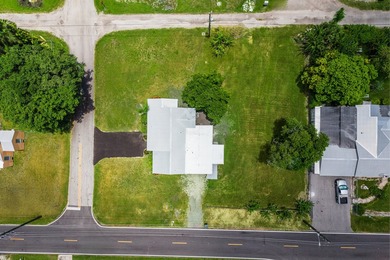 Discover this charming home featuring 3 bedrooms and 2 bathrooms - photo 3