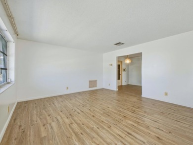 Rare opportunity to own a single-family home in South Florida - photo 5