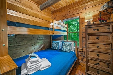 This well-maintained 2BR/1BA cabin in Walnut Mountain is 1200 sq - photo 12