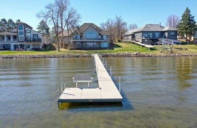Welcome to the epitome of lakeside living on the shores of - photo 1