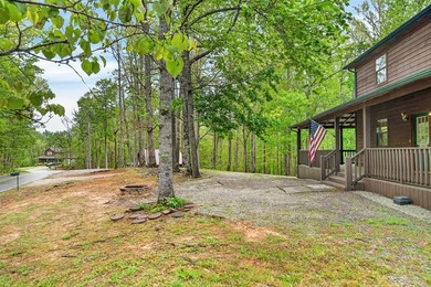 Calling all Dale Hollow Lake lovers! This charming and spacious - photo 2
