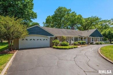 Wonderful Cape Cod style home loaded with exceptional features - photo 3