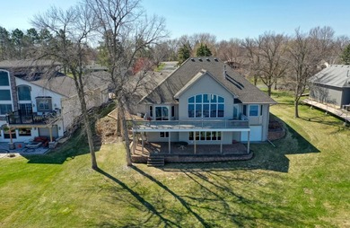 Welcome to the epitome of lakeside living on the shores of - photo 8