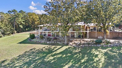 Hidden behind an iron gate, this 93+/- acre luxury estate offers - photo 4