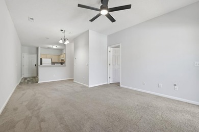 Two-bedroom, two-bathroom second-floor condo with a pool-view - photo 12
