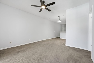 Two-bedroom, two-bathroom second-floor condo with a pool-view - photo 13