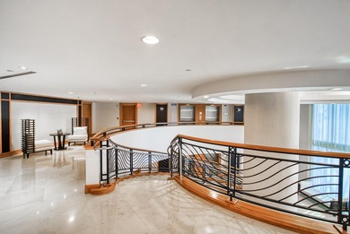 Welcome to the prestigious, Ocean 3 Condo, in the heart of Sunny