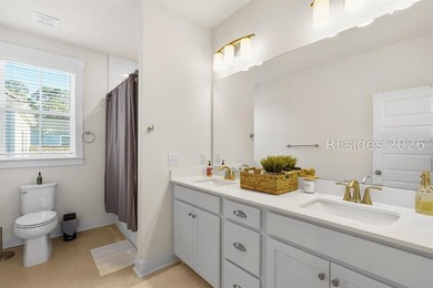 Clean, crisp and comfortable! This exceptional 3-bedroom, 2.5 - photo 22