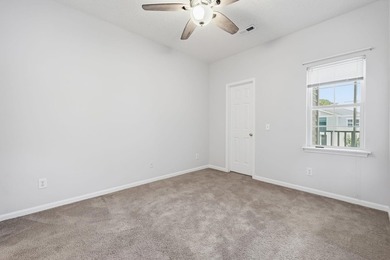 Two-bedroom, two-bathroom second-floor condo with a pool-view - photo 26