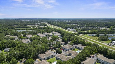 Two-bedroom, two-bathroom second-floor condo with a pool-view - photo 41