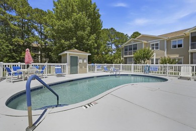 Two-bedroom, two-bathroom second-floor condo with a pool-view - photo 43