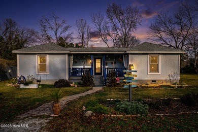 Neuse River Home For Sale in Oriental North Carolina