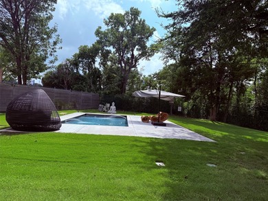 Experience luxury living in this stunning contemporary home - photo 14