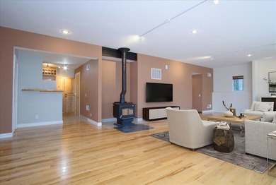 Beautiful LAKE KEGONSA HOME with 50' of frontage, pier, and - photo 14