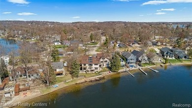ABSOLUTE PARADISE WITH LAKEFRONT LIVING ON PRIVATE ALL-SPORTS - photo 9