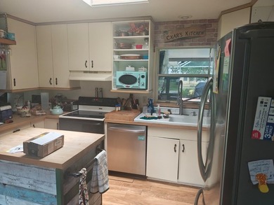 Welcome to this 3-bedroom, 2.5-bathroom pool house located in - photo 2