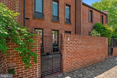Welcome home. Perfectly positioned at the end of Market Street - photo 4