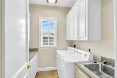 4 Bedroom plus office 3.5 bths, rare opportunity in Willoughby - photo 30