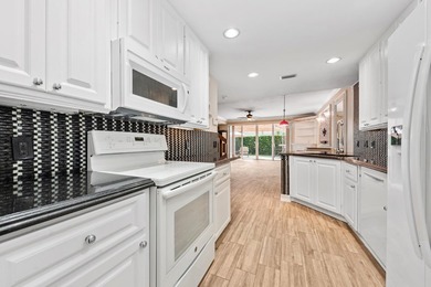 Welcome to this beautifully updated 3-bedroom, 2.5-bath - photo 9