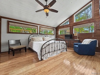 Experience the beauty of Lake Tuscaloosa at this delightful - photo 21