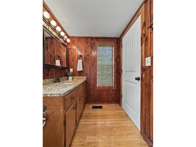 Experience the beauty of Lake Tuscaloosa at this delightful - photo 31