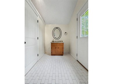 Experience the beauty of Lake Tuscaloosa at this delightful - photo 39